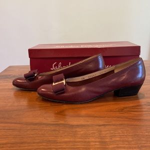 Vintage Salvatore Ferragamo Vara Heels